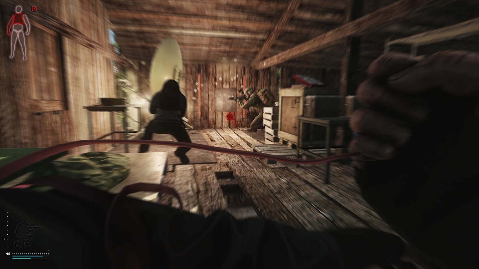 《逃離塔科夫》Steam 官方圖片：一根蠟燭照亮工作檯，拆開的步槍零件、霰彈、工具與筆記型電腦散落其上 5