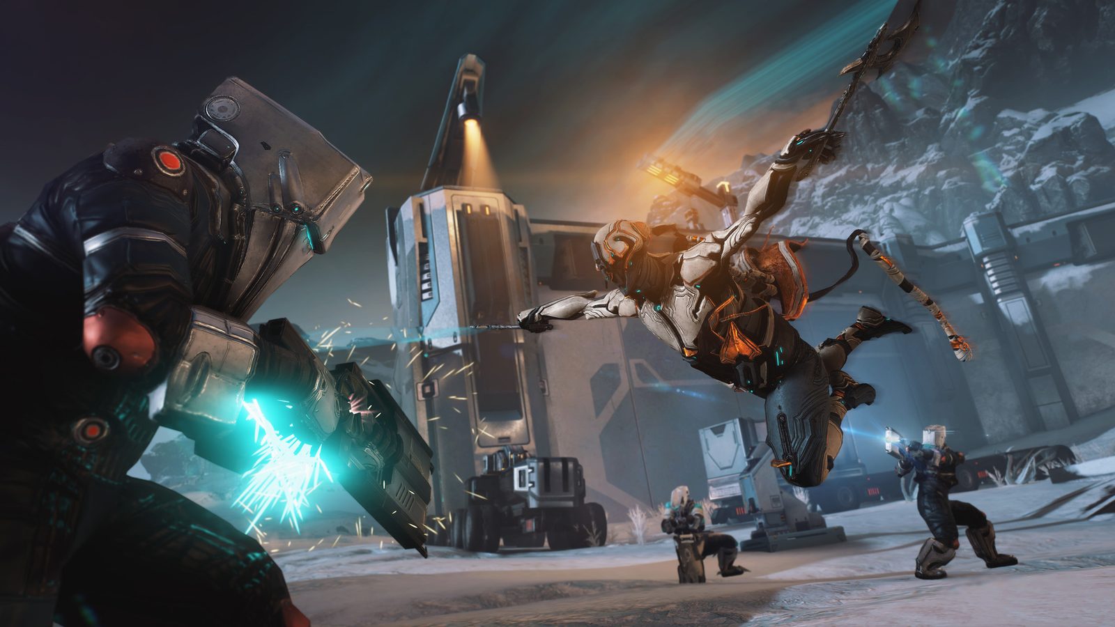 Ilustración promocional de la Warframe Narin con una armadura de bordes azules, lanzándose hacia delante con una hoja de hielo en una cumbre nevada entre fragmentos de hielo que vuelan por el aire 1